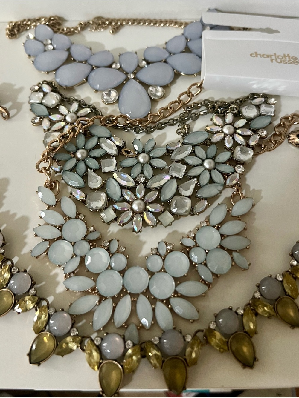 4 Pieces Charlotte Russe White Floral Statement Necklace - Elegant Bib Choker